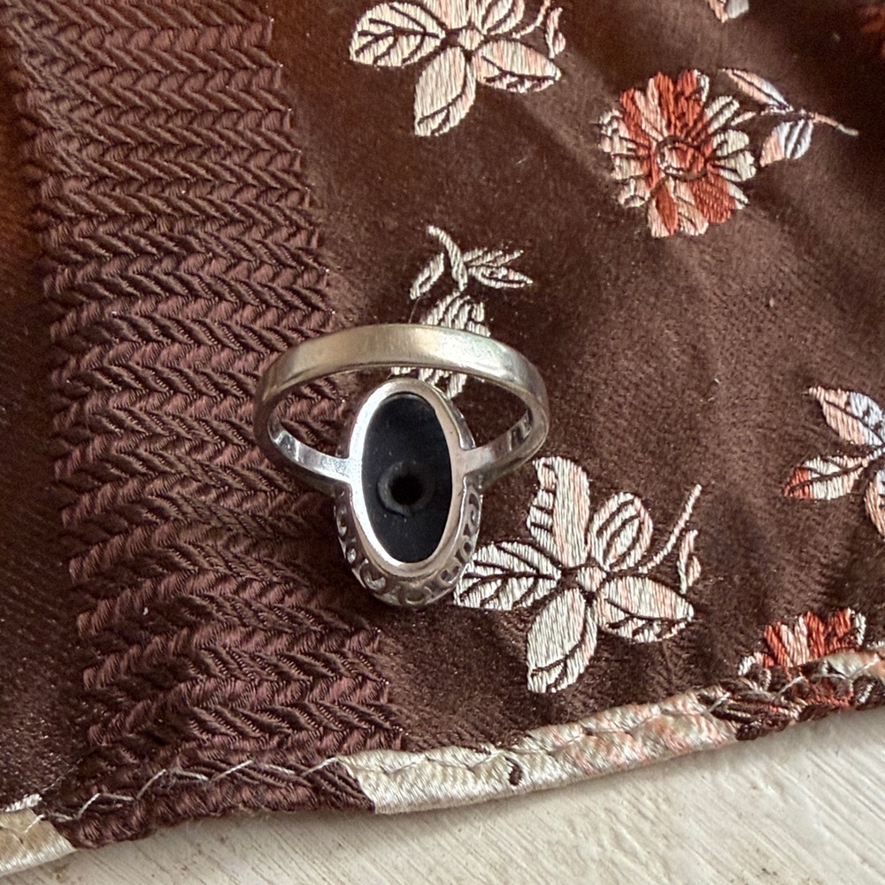 Elegant Diamond Black and White Gold Women's Ring - Picture 5 of 8